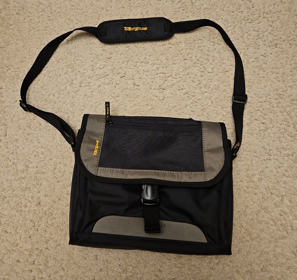 Targus Black and Tan Messenger Bag | Shoulder Bag